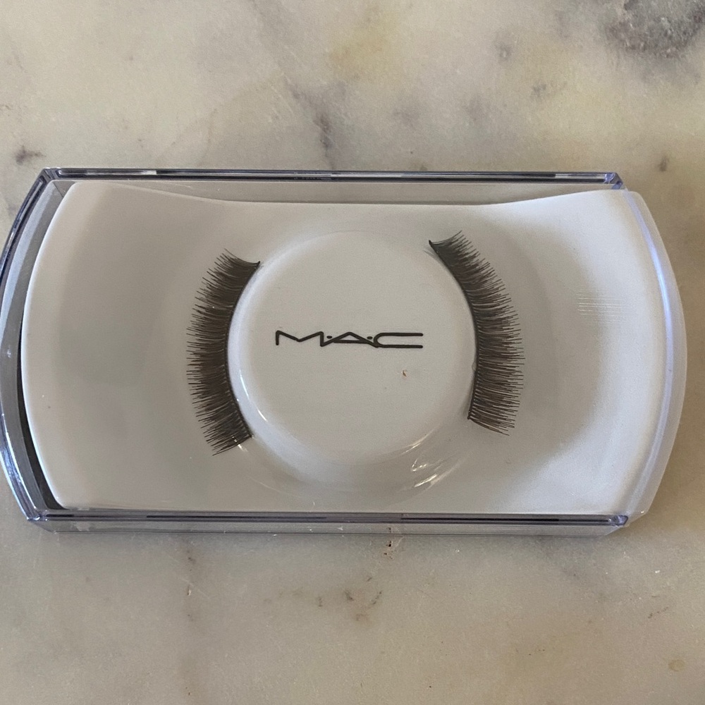 MAC Cosmetics Natural Brown False Lashes